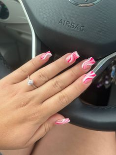 There's a new beauty trend taking over Instagram and it's absolutely stunning. Say hello to "quartz nails". Nail Inspiration Swirl, Pink And White Swirl Nails Square, Preppy Nails Hot Pink, Pink Swirl Nails Square, Swirled Lipstick Nails, Colourful Swirl Nails, Pink Swirl French Tip Nails, How To Do Swirls On Nails, Hot Pink Nails With Design Square