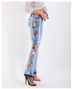 F00036562-113 Flared Denim, Streetwear Jeans, Outfit Jeans, Houndstooth Blazer, Flare Leg Jeans, Embroidered Jeans, Denim Flares, Outfit Casual, Denim Fabric