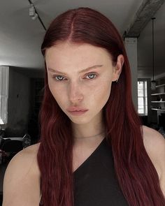 Dyed Hair Pale Skin, Hair Color Pale Skin Blue Eyes, Mulberry Hair Color, Luna Caine, Red Hair Pale Skin, Overtone Hair, Pale Skin Hair Color, Red Hair Blue Eyes, Cherry Red Hair