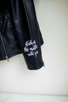 Painted Leather Jacket, Custom Leather Jackets, Jean Jacket Outfits, Painted Jacket, Diy Jacket, Wedding Jacket, Stuck In The Middle, Painted Jeans, Leather Jacket Outfits