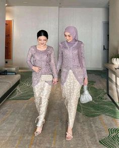 Kebaya Mauve, Songket Dress Modern, Kebaya Modern Hijab Bridesmaid, Model Kebaya Modern Hijab, Kebaya Songket, Renda Kebaya, Outfit Ideas Muslim, Kebaya Bridesmaid