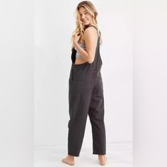 Nwt Aerie Werk Play Twill Overalls. Color: Smoked Grey Size: Medium & Large Approximate Measurements: Medium - Waist 16”, Inseam 28-1/2” & Leg Opening 13” Large - Waist 18”, Inseam 29” & Leg Opening 13” Material: 88% Cotton / 12% Polyester New With Tag!!! Featuring Adjustable Straps And A Stretchy Fabric, These Overalls Provide Flexible Comfort. The Raw Hem And Straight Leg Design Give A Trendy Touch To The Soft Twill Material. Baggy Overalls, Grey Denim Shorts, Linen Overalls, Denim Overalls Shorts, Navy Blue Print, Corduroy Overalls, Jean Overalls, Leg Design, Grey Denim