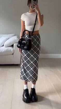 Belt And Dress Outfit, Not Trying Outfits, 4’11 Height Women Outfits, Spring Outfits Alt, Uni Outfit Ideas Summer, Uni Outfits Summer, Outfits Uni, Mesh Top Outfit, Outfits Everyday