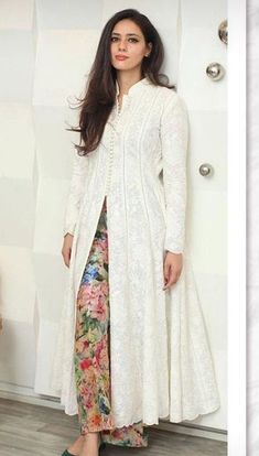 Kurta Front Design, Kurta Designs To Stitch, Long Sleves Desine Kurti, Front Open Kurta Designs Women, Open Kurta Designs Women, Front Open Gowns Pakistani, White Kurta Designs Women Cotton, Front Kurti Designs, Long Kurti With Plazzo Style