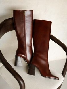 Tamar Turkish Coffee - High-heel knee high boots with square-toe in brown leather Fall Boots Heels, Aesthetic Winter Outfit, Women's Knee High Boots, Celine Fashion, Casual Couture, Clothes Wishlist, Coffee Sizes, 2025 Fashion, Aesthetic Winter