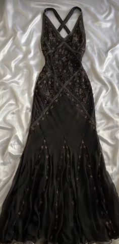 Hoco Inspo, Neat Clothes, Elegance Dress, Prom Dress Inspo, Ethereal Dress, Dream Prom, Vintage Slip Dress, Back In Black, Vintage Slip