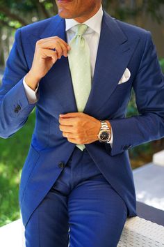 Mid Blue Suit, Italian Style Suit, Nice Suits, Italian Mens Fashion, Mens Suit Style, Prom Suits For Men, Blue Suits, Blue Suit Men, Suit Pin