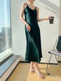 Olivia Mark - Elegant Long Dress with Flared Hem and Tie-Up Detail Elegant Long Dress, Dress Elegant Long, Backless Jumpsuit, Wrap Around Skirt, Elegant Dresses Long, Types Of Skirts, Collar Dress, Olivia Mark, Flare Skirt