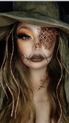 Halloween Makeup For Beginners, Halloween Costumes With Braids, Creepy Scarecrow Makeup, Halloween Pumpkins Carvings Designs, Scarecrow Halloween Makeup, Scarecrow Makeup, Maquillage Yeux Cut Crease, Creepy Halloween Makeup