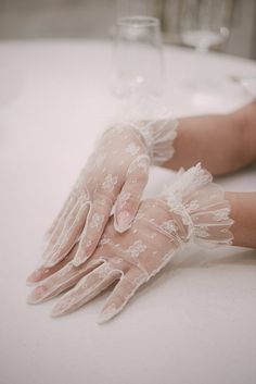 Cream Ruffle Lace Gloves Women Gloves Classy, White Lace Gloves Wedding, Bridal Gloves Short, Short Lace Gloves, How To Make Lace Gloves, Fun Wedding Accessories, Bridgerton Gloves, White Gloves Aesthetic, Lace Hand Gloves