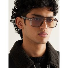 If there's a brand to trust with aviator-style sunglasses, it's TOM FORD, the designer himself wears them often. These ones are made from translucent grey acetate and fitted with light-hued UV-protective lenses. Tom Ford Glasses, Tom Ford Eyewear, Classy Men, Tom Ford Sunglasses, Style Sunglasses, Men's Eyeglasses, Acetate Sunglasses, Aviator Style, Mens Eyewear