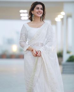 Kubra Khan Kubra Khan, Eid Mehndi Designs, Handsome Celebrities, White Saree, Beautiful Status, Romantic Videos Couples, Pakistani Bridal Dresses, Pakistani Actress, Pakistani Bridal