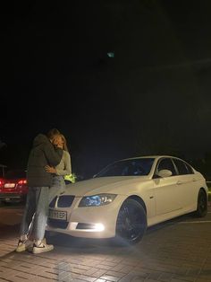 BMW Bmw Couple, Car Couples, Couple In Car, Cute Couple Aesthetic, Car Poses, Image Couple