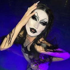 Iconic Drag Looks, Gottmik Drag, Types Of Goth, Drag Make-up, Drag Queen Makeup, Portrait Reference, Pretty Makeup Looks, Drag Makeup, Queen Makeup