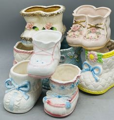 there are many different types of baby booties