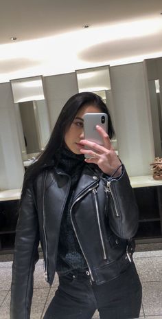 Random Snaps, Leather Jacket Girl, Couple Selfies, Leather Jacket Outfits, Ideas Outfit, Cute Couple Selfies, Denim Style, Casual Work Outfits, Leather Jacket Black