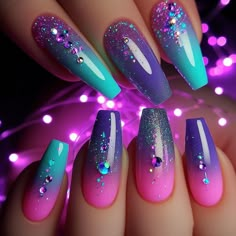 Rave Nails Designs, Lipsticks Aesthetic, Glittery Acrylic Nails, Classy Coffin Nails, Coffin Nails Short, Summer Coffin Nails