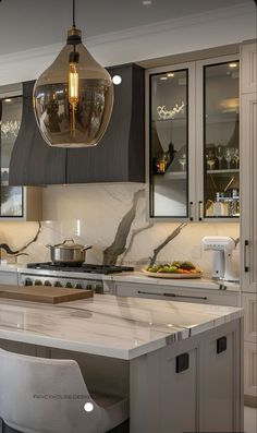 Transitional Style Kitchen, Trendy Bar, Classic Kitchen, Home Design Living Room, Kitchen Redo, Trendy Kitchen, Transitional Decor, Decor Home Living Room