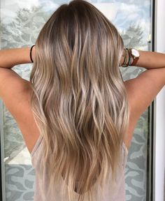 Color Melting Hair, Caramel Blonde Hair, Long Hair Waves, Long Length Hair, Hair Adviser, Blonde Hair With Highlights, Balayage Brunette, Brown Blonde Hair, Long Layered Hair