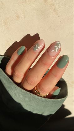 25 Sage Green Nails That Are Worth Swooning Over Nail Salon Design, Green Nail Designs, Nail Art For Beginners, Colorful Nails, Diy Spring