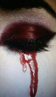 Eye art - slaughting red Creepypasta Aesthetic, Kate Fuller, Crying Blood, Carnaval Make-up, Blood Makeup, Blood Tears, Gloomy Sunday, Horror Make-up, Halloween Eye Makeup