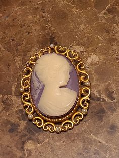 Vintage GERRY'S 2" GOLD Tone CAMEO W/Purple Brooch/Pendant | eBay Gold Brooch With Large Pendant As Gift, Antique Purple Brooches As Gift, Lavender Brooch Jewelry As A Gift, Purple Brooch Jewelry Gift, Cabochon Brooches As A Gift, Purple Brooch, Small Crafts, Jewelry Flower, Cameo Jewelry