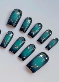 Black and Blue Aura Stars Chrome Silver Nails / Press on Nails - Etsy Chrome Silver Nails, Aura Nails, Fake Nails Long, Nails Luxury, Chrome Nail Art, Luxury Press On Nails, Blue Aura, Y2k Nails, Nails Fake