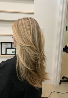 Summer Blonde
Salon Sovay Blonde Long Hair, Blonde Layered Hair, Summer Blonde Hair, Summer Blonde, Dirty Blonde Hair, Hairstyles For Layered Hair, Blonde Hair Inspiration, Healthier Hair, Blonde Hair Looks