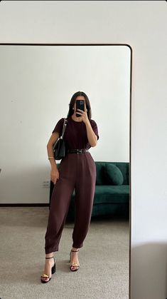 Elegant Fits, Corporate Girl, Jw Fashion, Feel More Confident, Fashion People, Work Looks, Fashion Mistakes, Style Mistakes, 10 Pounds