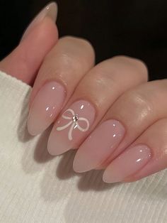 Cute Nail Inspired Almond, Cute Nail Inspo Acrylic Simple, Soft Simple Nails, Gel X Medium Almond, Natural Nails Designs Almond, Cute Natural Almond Nails, Cute Almond Nails White, Simple Nail French Tips, Nail Inspo Trendy White