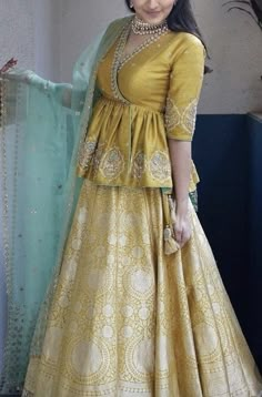 Upcycle Your Old Sarees Into New Outfits: New Trends – Dressup and Blossom Long Blouse Designs, Half Saree Designs, Salwar Kamiz, Indian Dresses Traditional, Unique Blouse Designs, Indian Gowns, Indian Bridal Outfits, Designer Party Wear Dresses, Designer Dresses Casual