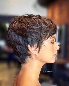 Pixie Cut With Long Bangs, Modern Bob Hairstyles, Penteado Cabelo Curto, Short Pixie Haircuts, Short Hair Haircuts, Short Hair Styles Pixie, Short Bob Hairstyles, Pixie Hairstyles, Short Hair Cuts For Women