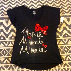 Adorable Minnie Shirt From The Disney Store/ Short Sleeved 60% Cotton & 40% Polyester Black Minnie Mouse T-shirt Short Sleeve, Black Minnie Mouse Short Sleeve T-shirt, Black Minnie Mouse Crew Neck Top, Black Casual Minnie Mouse Top, Casual Black Minnie Mouse Top, Minnie Mouse Tops For Disney Fan Events, Black Disney Cotton Top, Black Disney Short Sleeve Tops, Disney Shorts