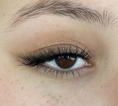 Light Concert Makeup, Silver Brown Eyeshadow, Lashes For Small Almond Eyes, Folklore Makeup Look, Contemporary Dance Makeup, Salty Makeup Style, Silver Eyeshadow Looks Simple, Minimal Prom Makeup, Natural Makeup With Eyeliner