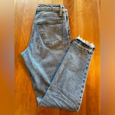 Zara Mid Rise Skinny Jeans Size 08 New Without Tags - Tried On Thought I’d Wear Them Then Realized Just A Tad Too Big. These Are Great Jeans! See Photos For Measurements Mid Rise, Jeans Size, Women Jeans, Zara, Women Shopping, How To Wear