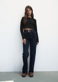 Black Shirt With Jeans, Bar Hopping Outfit, Black Flare Jeans Outfit, Black Shirt Outfits, Rich Girl Outfits, Black Flare Jeans, Ribbed Jacket, Asymmetric Neckline, Ribbed Cardigan