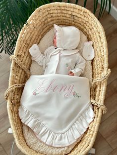 Announce your little baby's arrival with this special coming home outfit set.  This gorgeous set is completely hand embroidered by women using the Brazilian embroidery technique. You can keep this high quality set as a lifetime keepsake. You can also gift this set to your loved ones as a very special gift ⭐ Hand Embroidered Coming Home Outfit  Set is made of 100% Gots Certified Cotton Fabric. ⭐ Soft, stretchy cotton fabric that is breathable. ⭐ It will be sent in a special linen pouch. ⭐ 0-3 mon White Embroidered Gift Sets, Fitted Embroidered Sets For Baptism, Cotton Embroidered Sets For Baptism, Embroidered Newborn Outfit, Embroidered Cotton Sets For Baptism, Elegant Embroidered Baptism Sets, Pink Cotton Onesie With Name Print, Gifted Hands, Newborn Sets