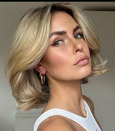 Blonde Bob Hairstyles, Short Hairstyles For Thick Hair, Hair Envy, Short Bob Hairstyles, Blonde Highlights