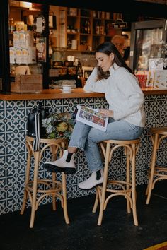 Our distinctly feminine #2156 high top boot in timeless pearl leather is a wardrobe staple that will take you everywhere in style. Boots Blundstone Women, Womens Blundstone Chelsea Boots, Blundstone High Top, Blundstone High Top Boots, Blundstone Women Outfit, Women’s Blundstone Boots, Blundstone Boots Blundstone Usa, Blundstone Women, Blundstone Style