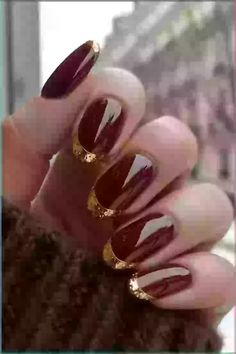 Discover the top 20 burgundy fall nail ideas for 2024, perfect for those looking to elevate their autumn style. This comprehensive guide features a variety of stunning burgundy fall nails designs, including short styles, almond shapes, and trendy square and coffin nails. Burgundy Fall Nails, Fall Nails Designs, Fall Nail Ideas, New Years Eve Nails, Short Styles, Luxury Nails, Autumn Style, Chic Look, Fall Nail