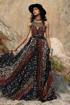 Shop for Bhanuni By Jyoti Black Viscose Printed Gown for Women Online at Aza Fashions V Neck Gown, Gown For Women, Scarf Necklace, Printed Gowns, Black Ombre, Maxi Gown, Owl Wall, Prom Looks, Dress Up Outfits