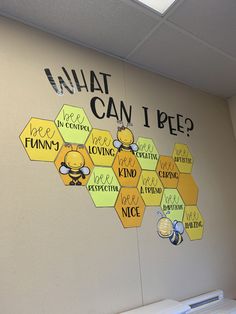 kids room wall decor ideas What Can I Bee, Bee Themed Classroom, Bee Classroom, Diy Classroom Decorations, School Board Decoration, Preschool Classroom Decor, Mommy To Bee