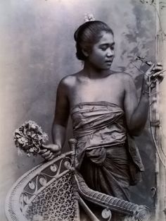 Bali Girls, Tanjore Art, Tamil Girls, Old Photography, Female Art Painting, Real Model, Reference Pictures