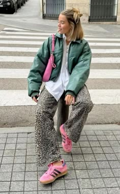 Inspo Outfits Invierno, Cool Outfits Women, Outfit Office Casual, Cool School Outfits, Print Jeans Outfit, Animal Print Clothes, Outfit Animal Print, Look Animal Print, Outfit For Today