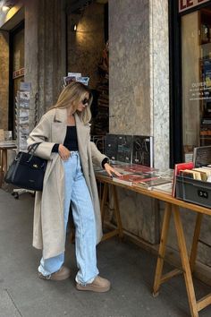 How To Style Uggs, Nyc Outfits, New York Outfits, Europe Outfits, Ugg Tasman, London Outfit, Uggs Outfit, Italy Outfits