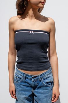 Bandeau top with bow Casual Fitted Tops With Bow Straps, Chic Strapless Tops With Bow, Fitted Cotton Tops With Bow Straps, Chic Cotton Tops With Bow Straps, Trendy Fitted Tops With Bow, Bow Bandeau, Top With Bow, Bow Top, Birthday List