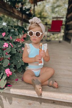 Check out our adorable little customer rocking our stylish Vanilla Sunglasses! Perfect for keeping those tiny eyes protected while adding a touch of cool to their outfit.

🕶️ 100% UV protection
👶 Lightweight and comfortable for little ones
💛 Durable and stylish design

Want to keep your little one stylish and safe under the sun? Shop our Vanilla Sunglasses and more at www.aliandoli.com!

#AliAndOli #BabySunglasses #LittleFashionista #UVProtection #KidsStyle Pacifier Case, Baby Sunglasses, Silicone Bibs, Sunglasses Shop, Retro Inspired, Stylish Design, Trend Setter, Uv Protection, Round Sunglasses