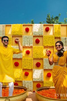 outdoor haldi decor ideas Haldi Backdrop At Home For Bride, Ganesh Pujan In Wedding, Haladi Shastra Decoration, Haldi Ceremony Decorations For Groom, Diy Haldi Decoration Ideas, Haldi Backdrop Stage Decorations, Haldi Decoration Ideas Backdrops, Haldi Setup Decor