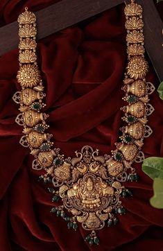 Antique Gold Jewellery, Antique Necklace Gold, Wedding Jewellery Designs, Indian Bridal Jewelry, Gold Temple Jewellery, Neck Pieces Jewelry, Antique Necklaces Design, New Gold Jewellery Designs