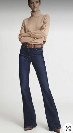 Long Legged Girls, Denim Patterns, Dark Indigo, Flared Jeans, Long Pants, Look Fashion, Jeans Style, Workout Pants, High Waist Jeans